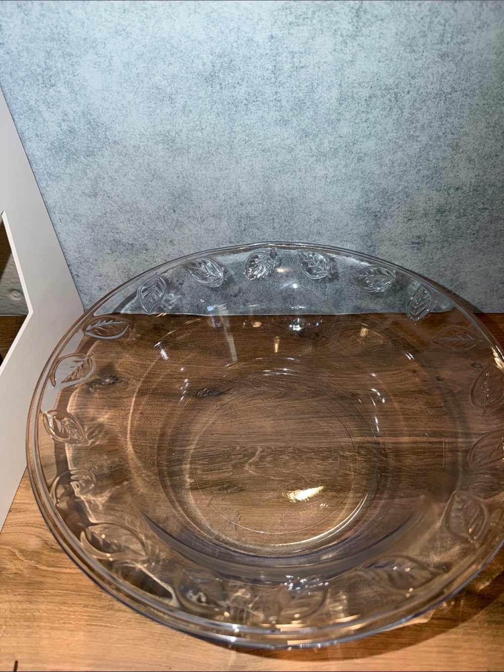 Indiana Glass Clear Leaf-Edge Serving Bowl